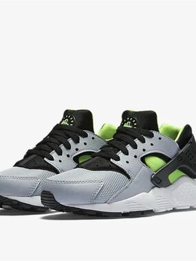 Nike Air Huarache Youth Athletic Shoes